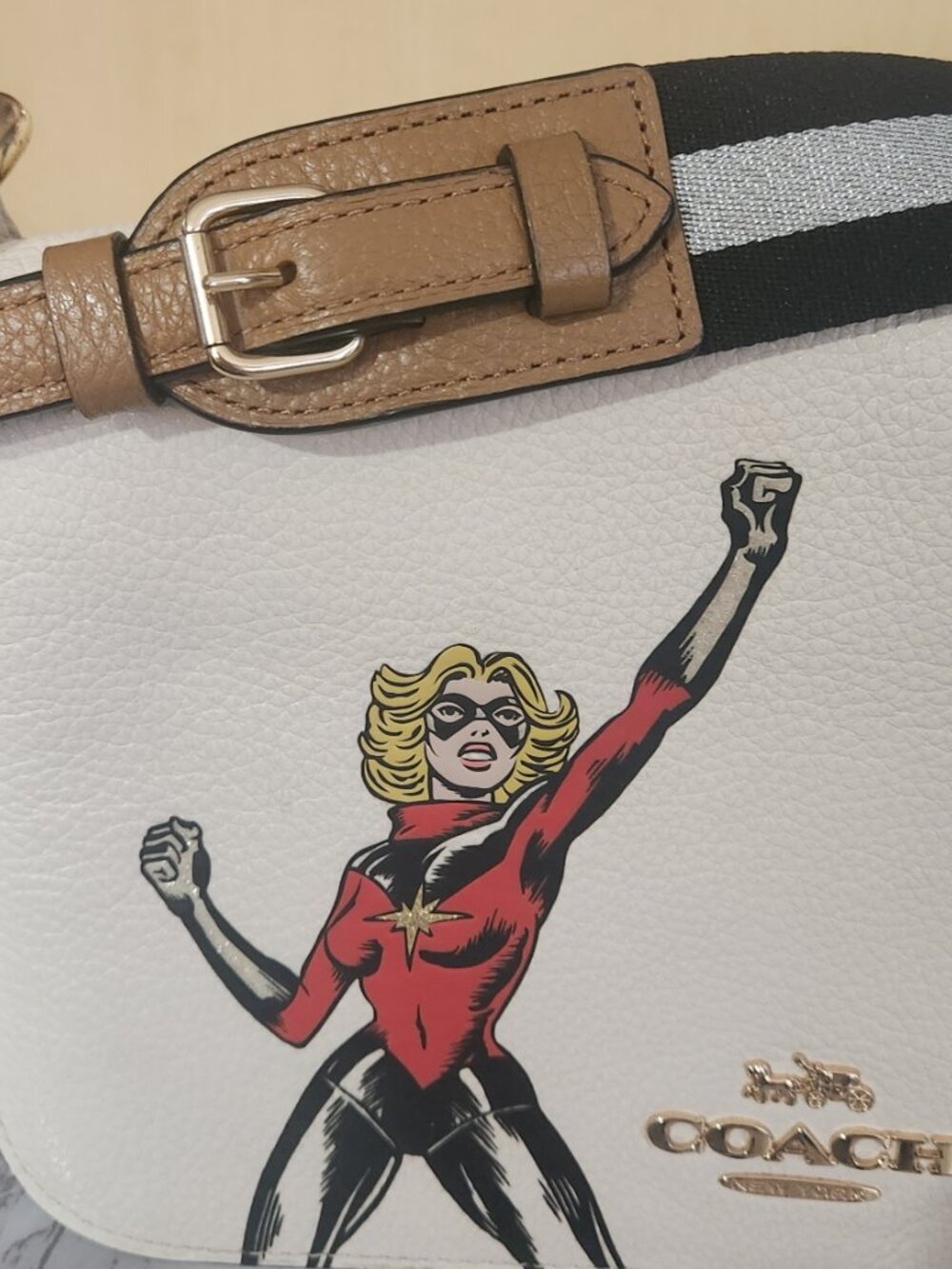 Coach x Marvel Limited Edition Jes Messenger Bag Carol Danvers Captain Marvel - Picture 5 of 14